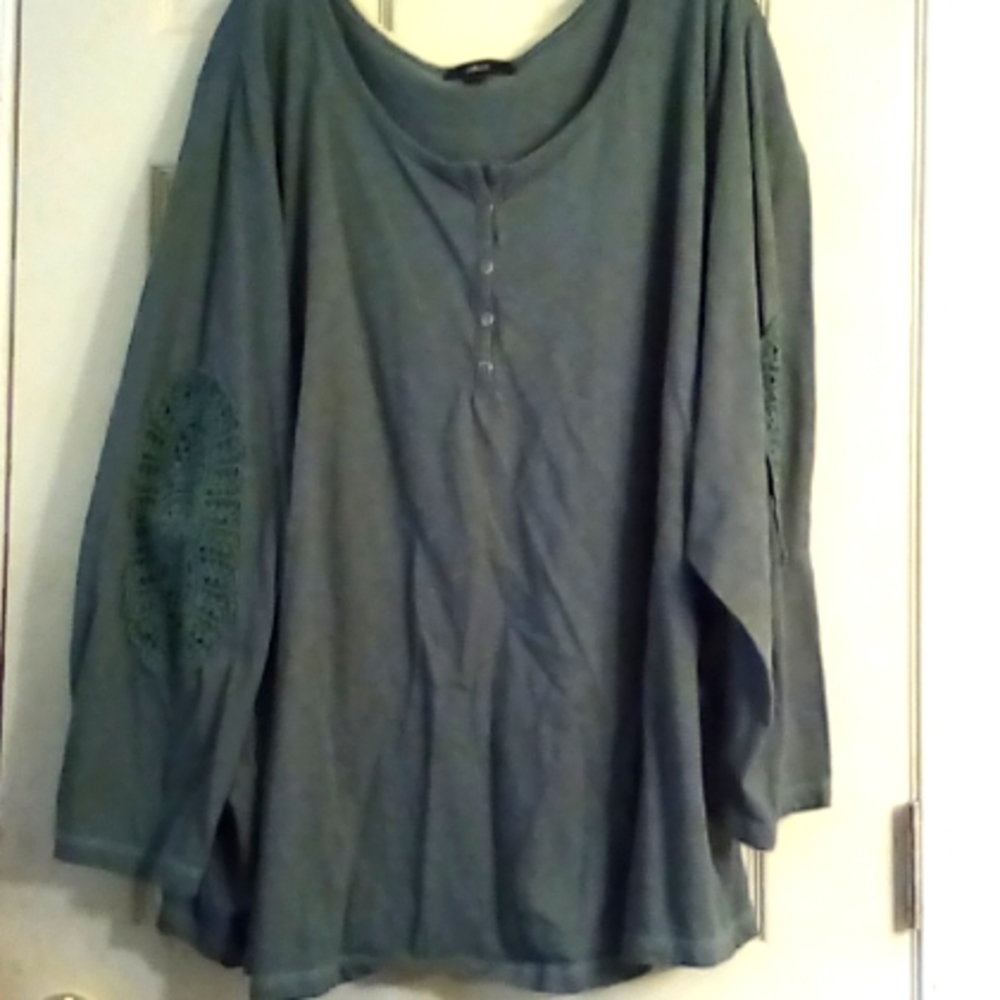 Long sleeve cutout top
